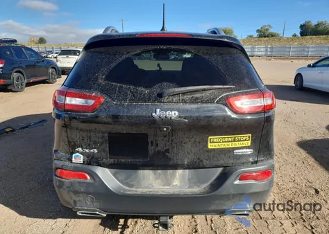 2016 Jeep Cherokee Latitude z USA, uszkodzony, nr VIN 1C4PJMCS0GW163013